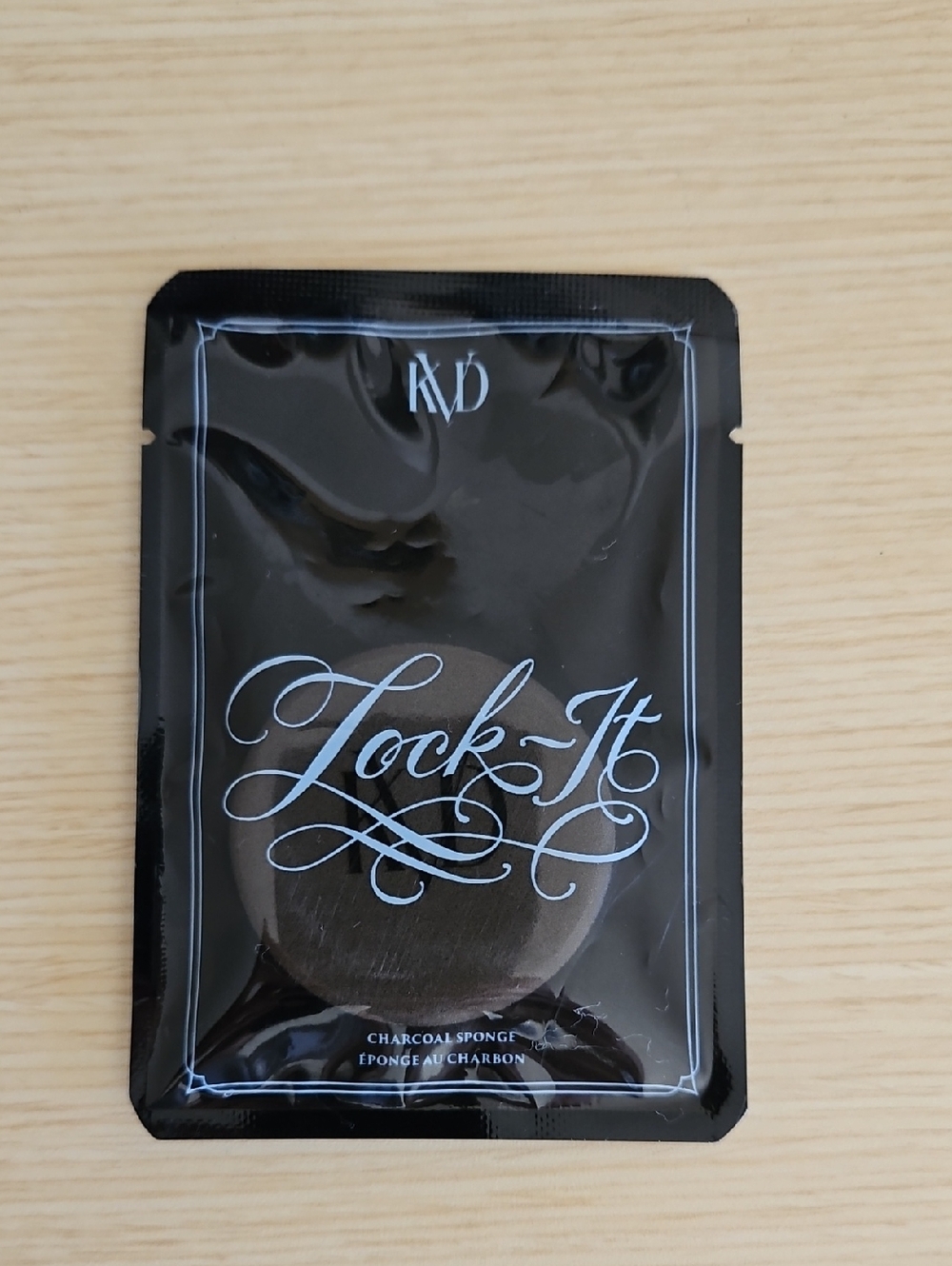 Kvd Lock-It Charcoal Sponge
